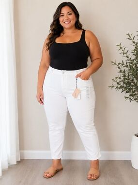 Melissa McCarthy Seven7 White Ankle Crop Stretch Jeans